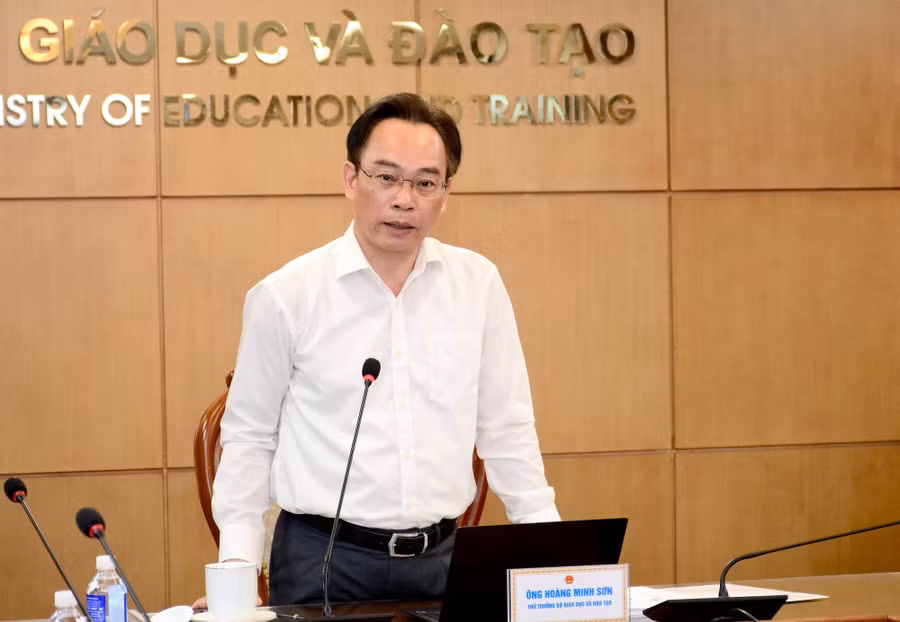 Thứ trưởng Hoàng Minh Sơn phát biểu tại Phiên họp. _DSC1640.JPG