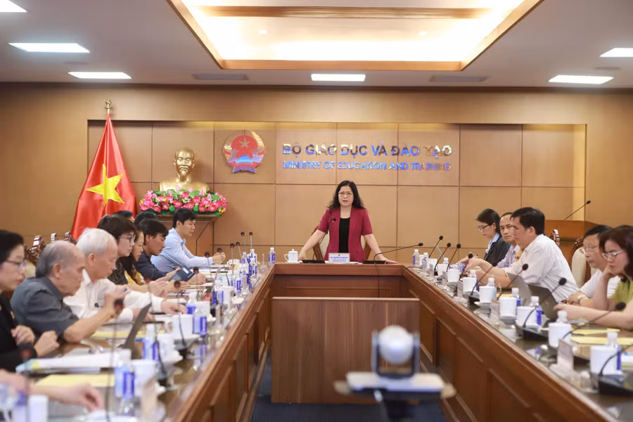 Phiên họp được chủ trì bởi Thứ trưởng Nguyễn Thị Kim Chi - Trưởng Tiểu ban Giáo dục thể chất, Hội đồng quốc gia giáo dục và phát triển nhân lực.