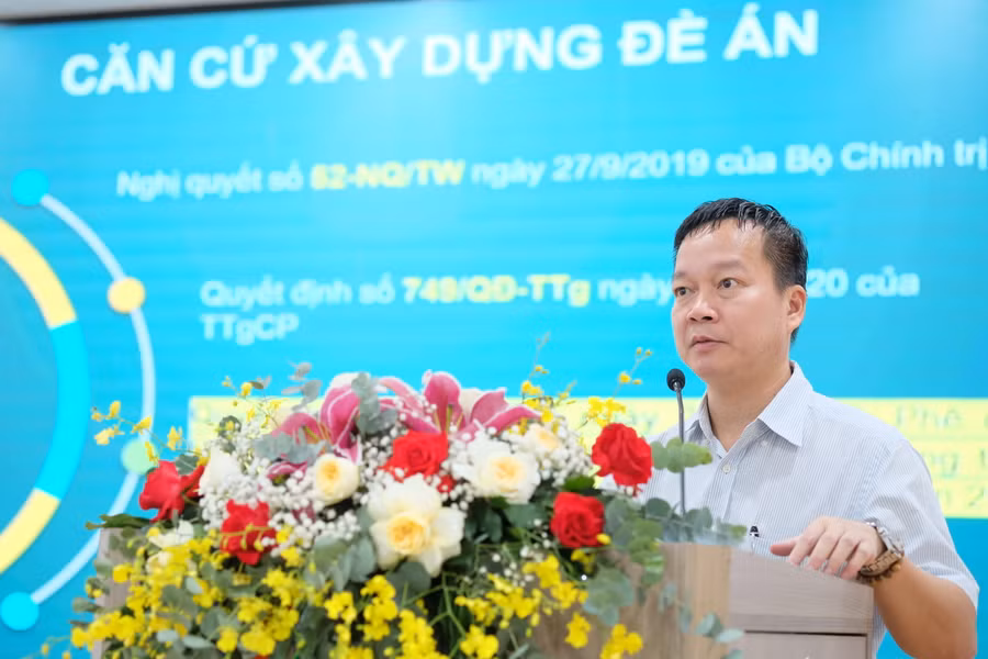 Ông Nguyễn Anh Dũng - Phó Vụ trưởng Vụ giáo dục Đại học (Bộ GD&amp;ĐT) thông tin về đề án. Ảnh: Hoàng Vinh.